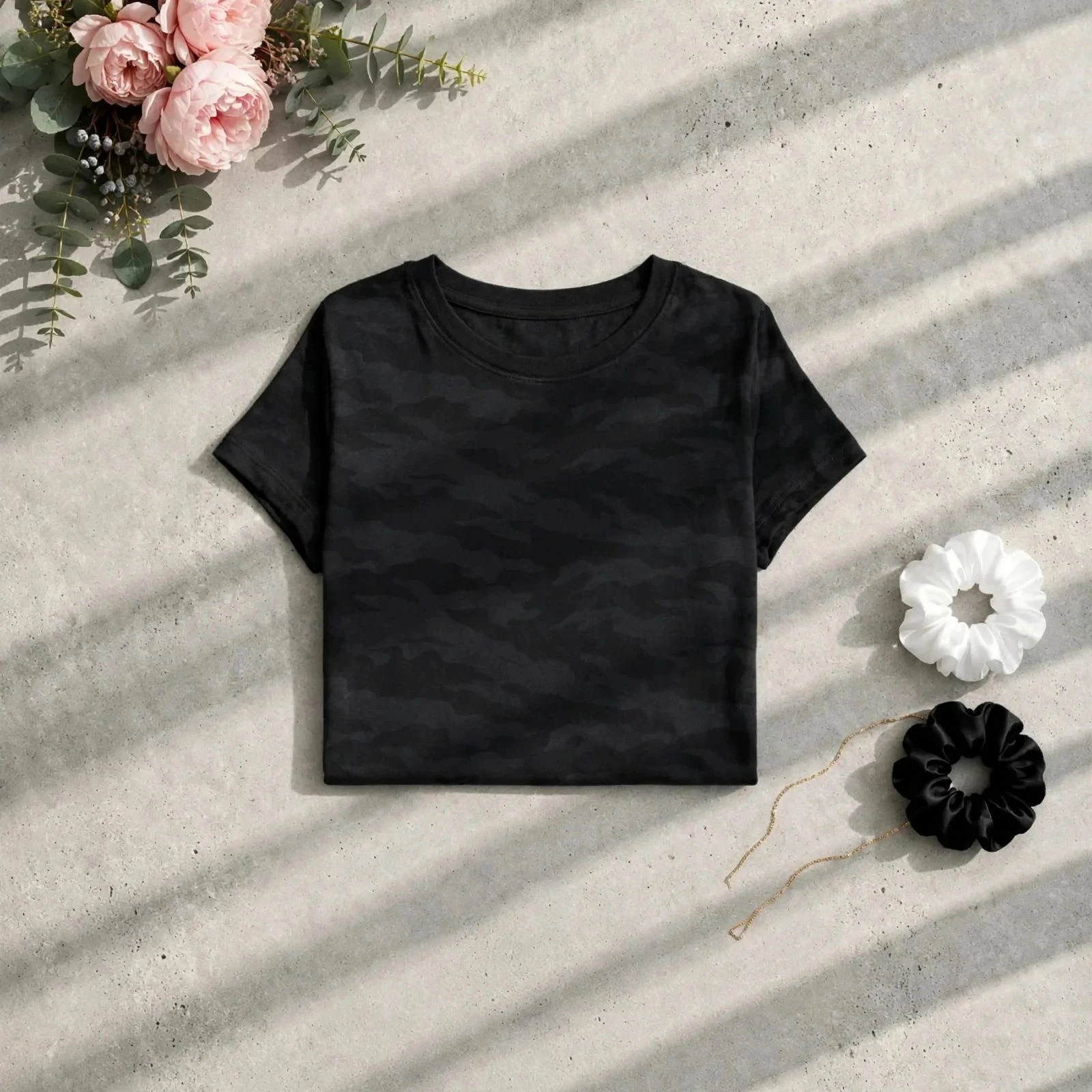 T-shirt noir a motif manches courtes femme 